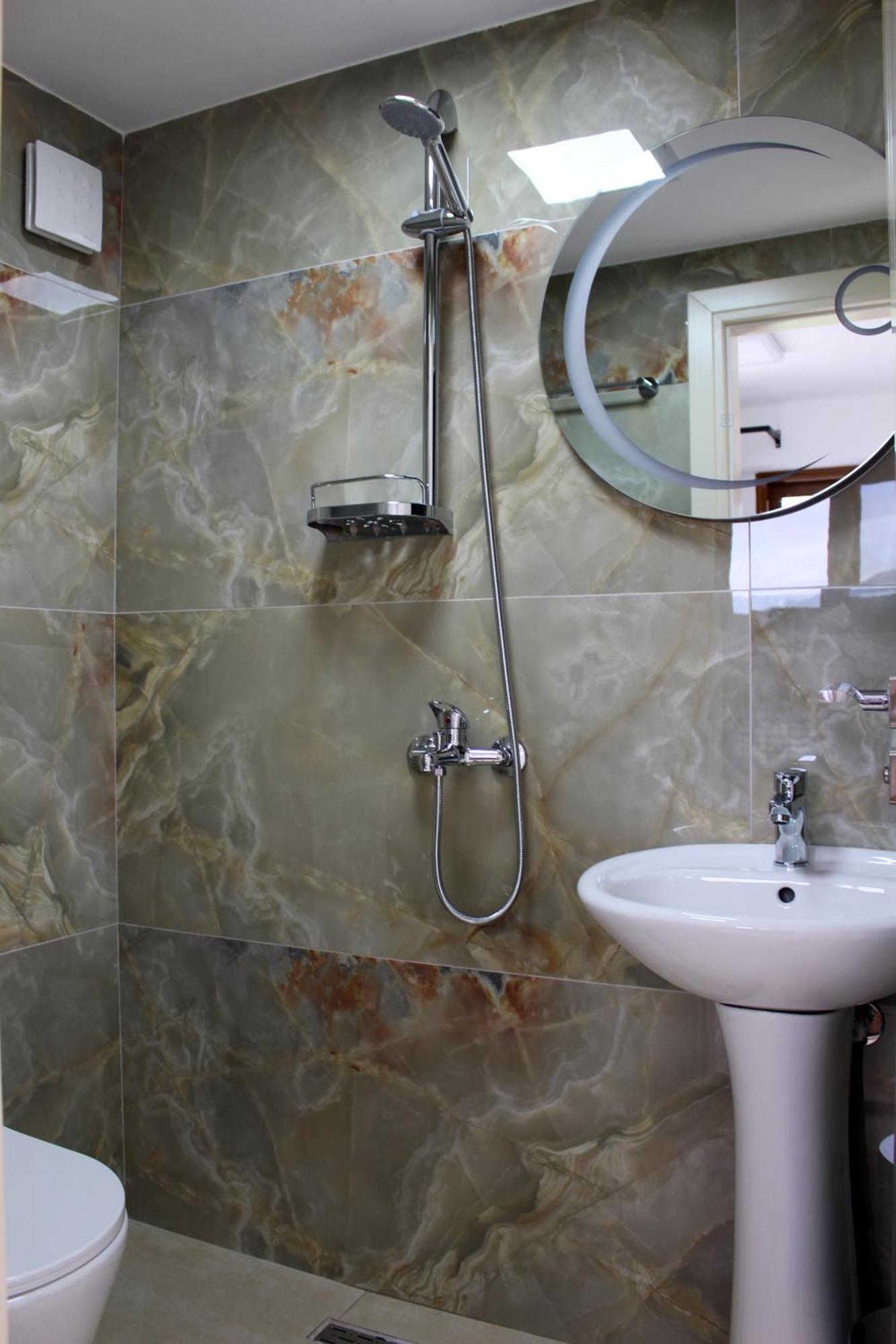Guest House Amades Gjirokastër 외부 사진