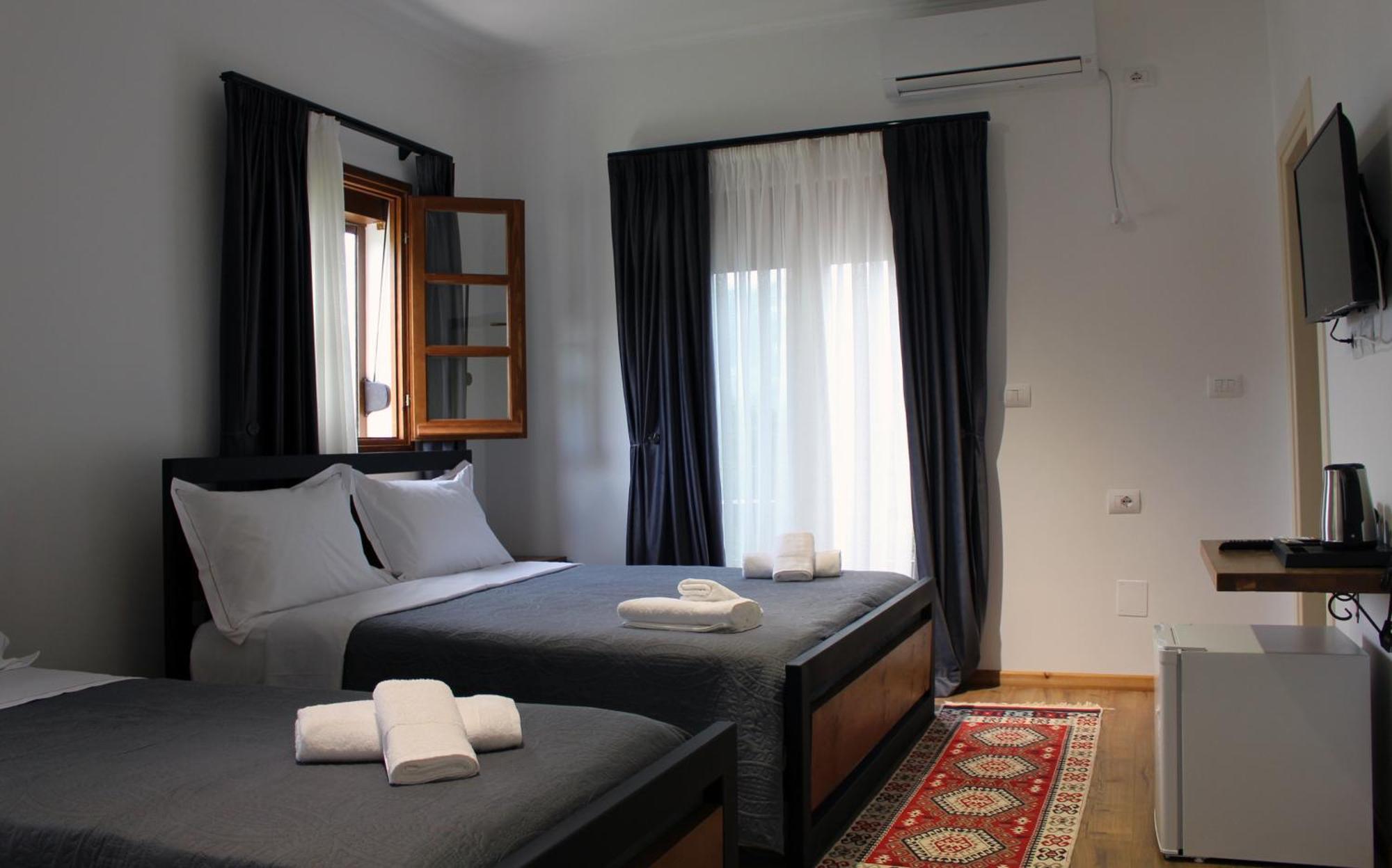 Guest House Amades Gjirokastër 외부 사진