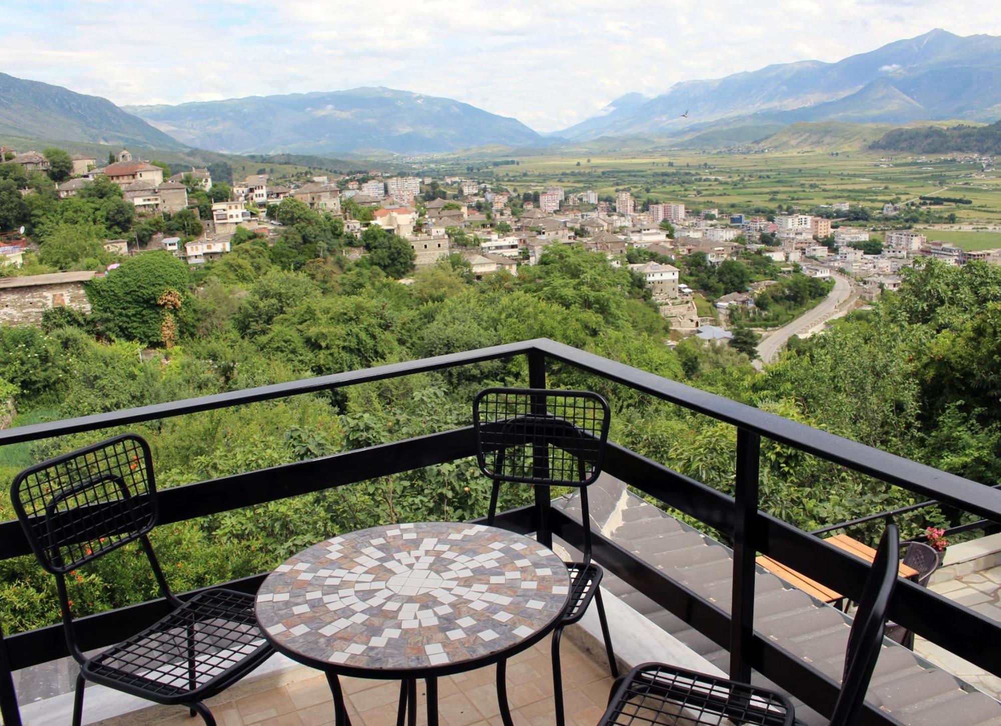 Guest House Amades Gjirokastër 외부 사진